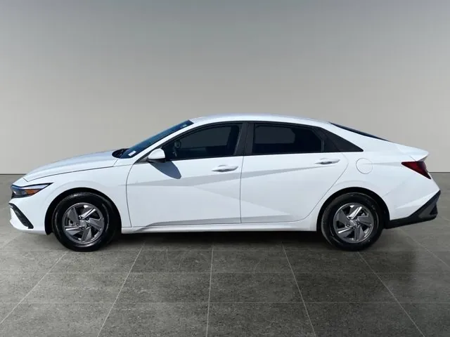 Hyundai Elantra 2025 photo 2