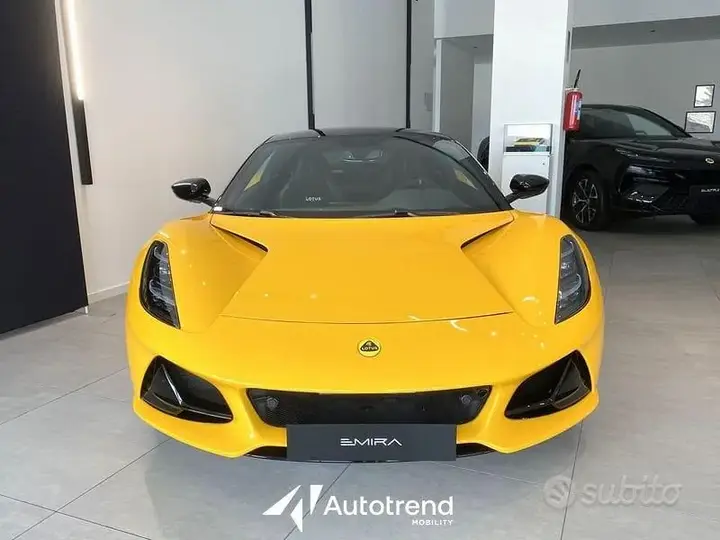 Lotus Emira 2024 photo 2