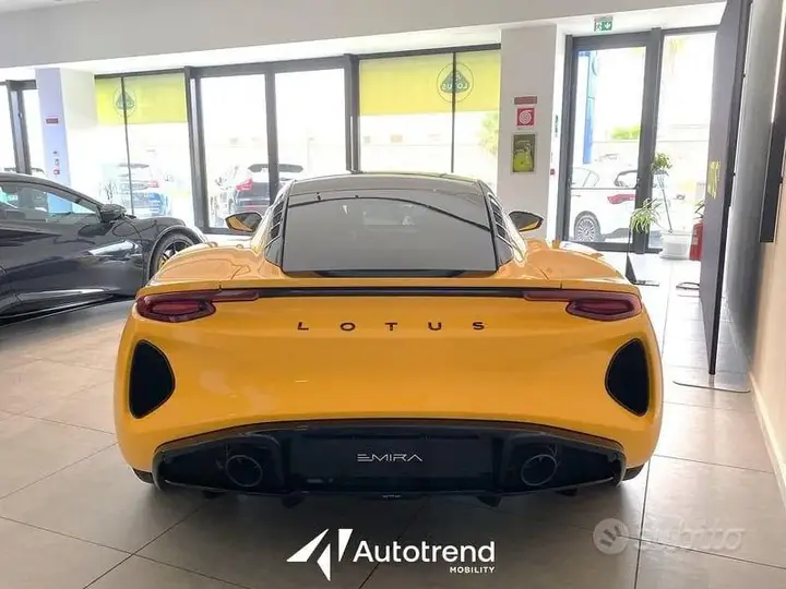 Lotus Emira 2024 photo 3