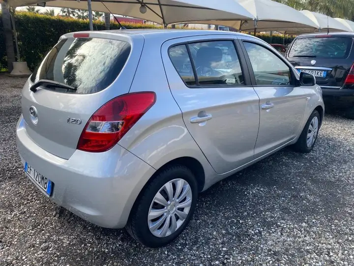 Hyundai I20 2010 photo 4