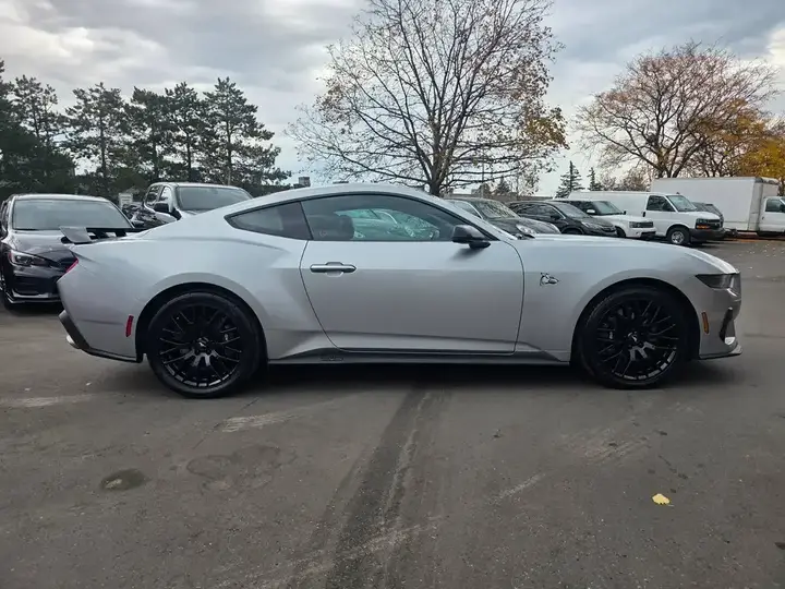 Ford Mustang 2024 photo 3