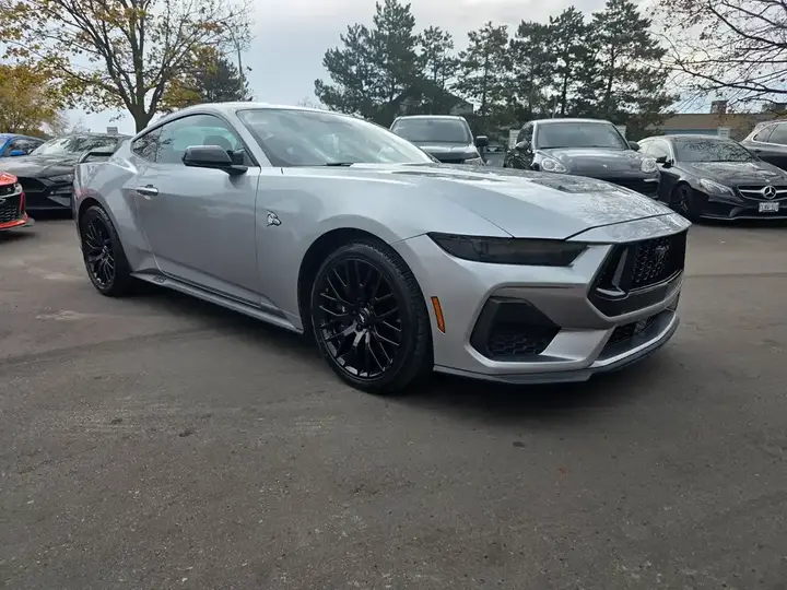 Ford Mustang 2024 photo 2