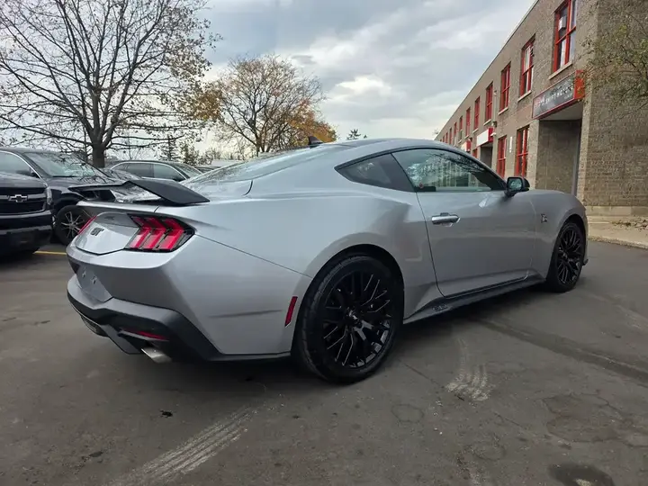 Ford Mustang 2024 photo 4
