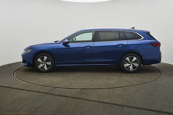 Volkswagen Passat 2025 photo 2