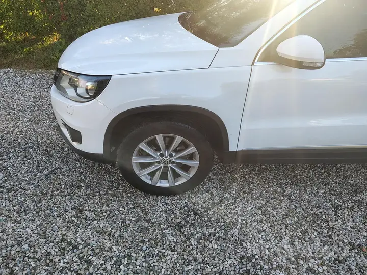 Volkswagen Tiguan 2012 photo 2