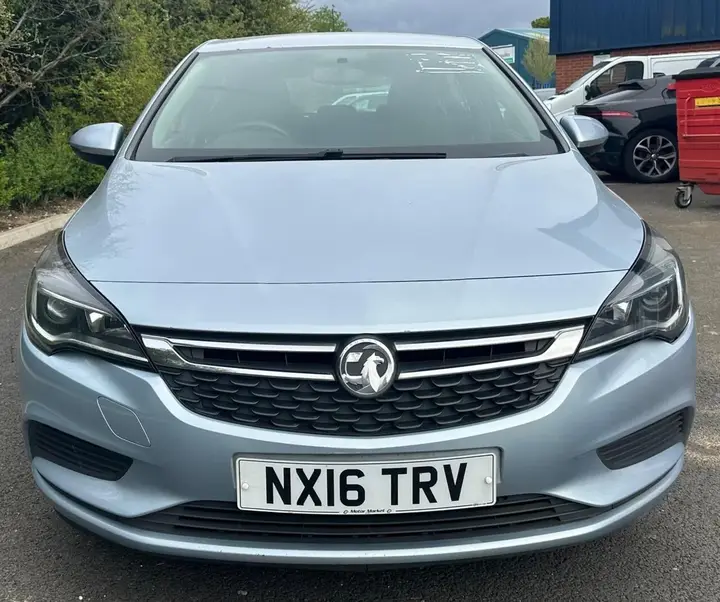 Vauxhall Astra 2016 photo 2
