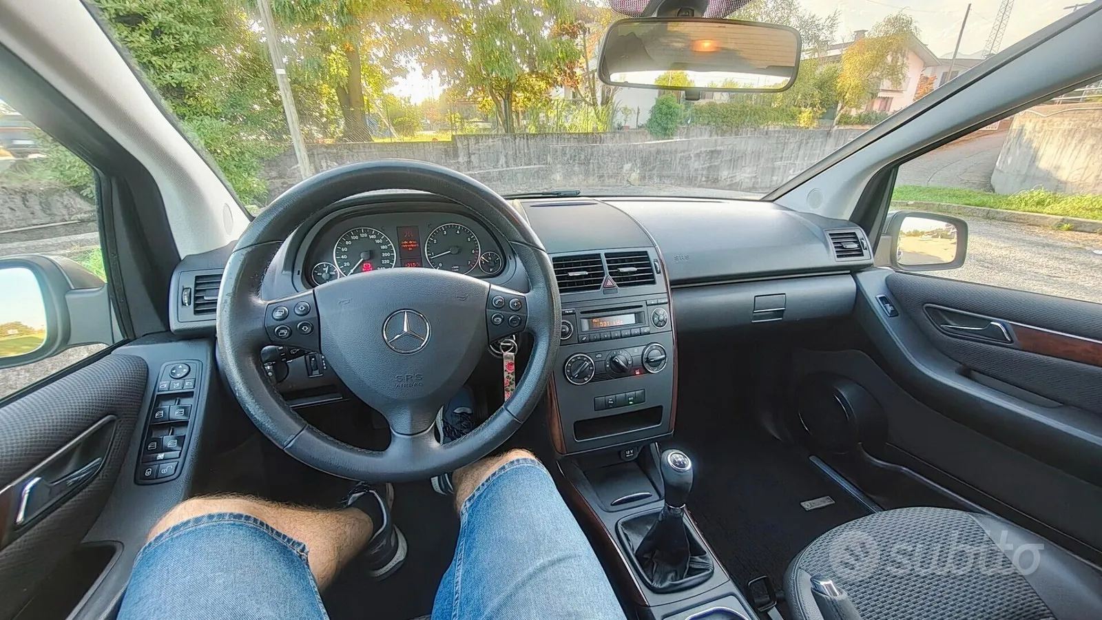 Mercedes-Benz A-Class 2011 photo 4