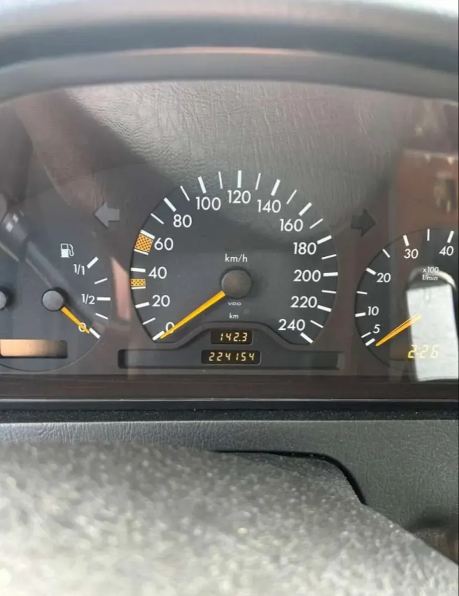 Mercedes-Benz C-Class 1996 photo 2