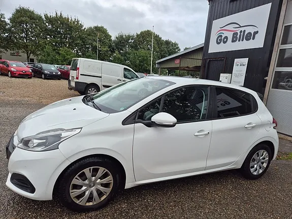 Peugeot 208 2018 photo 2