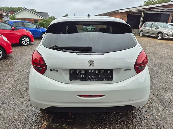 Peugeot 208 2018 photo 4