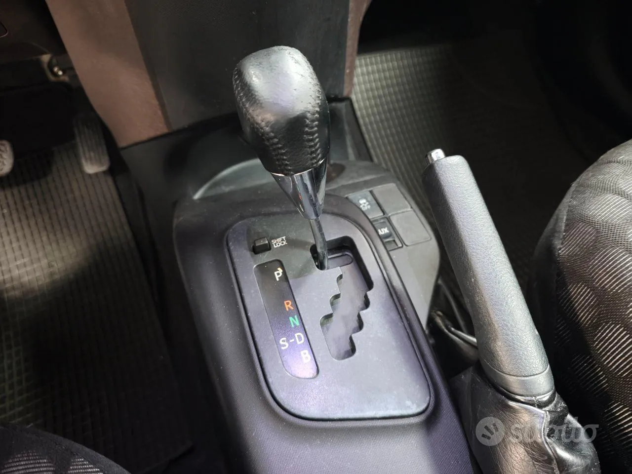 Toyota Iq 2011 photo 3