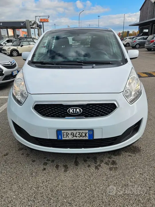 Kia Venga 2013 photo 2