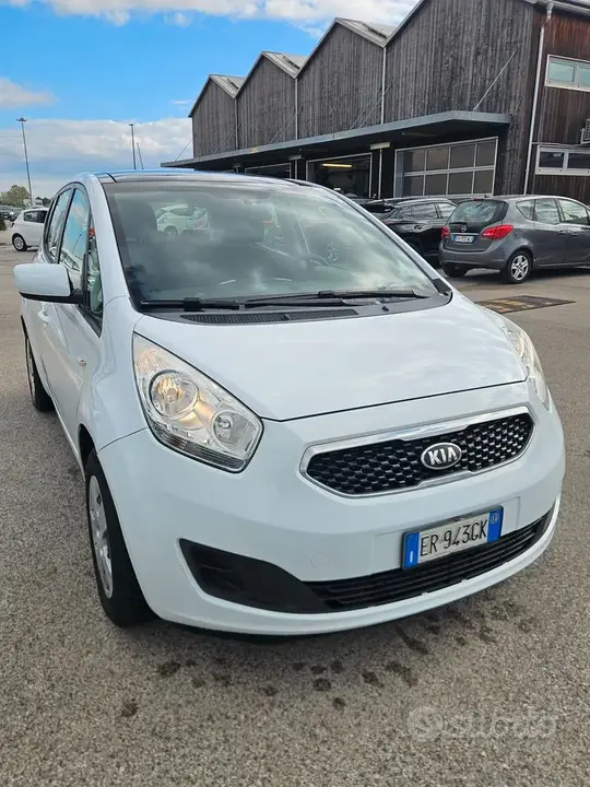 Kia Venga 2013 photo 3