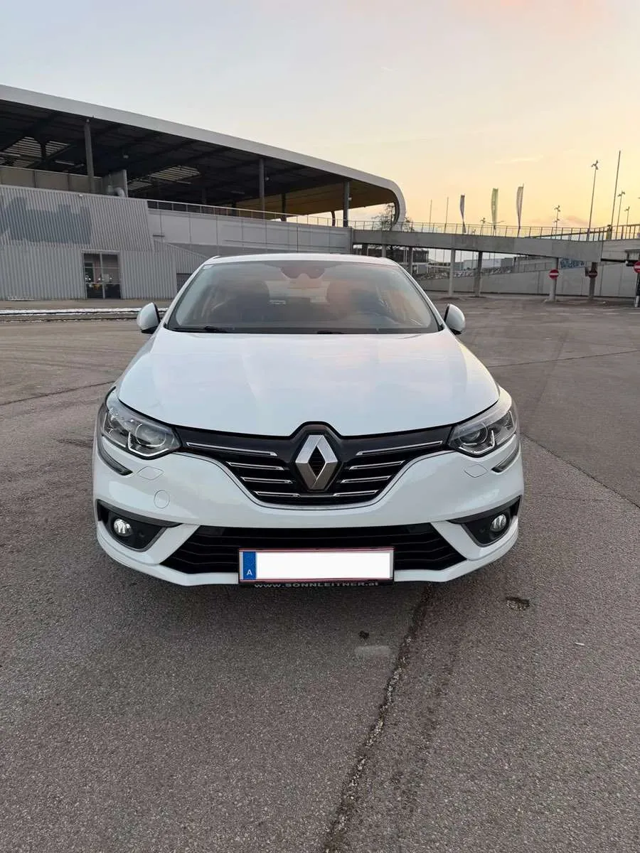 Renault Megane 2018 photo 2