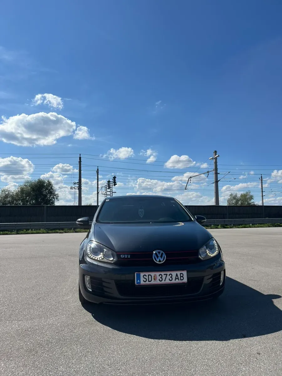 Volkswagen Golf Gti 2012 photo 2