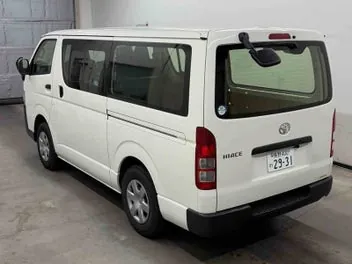 Toyota Hiace 2022 photo 3