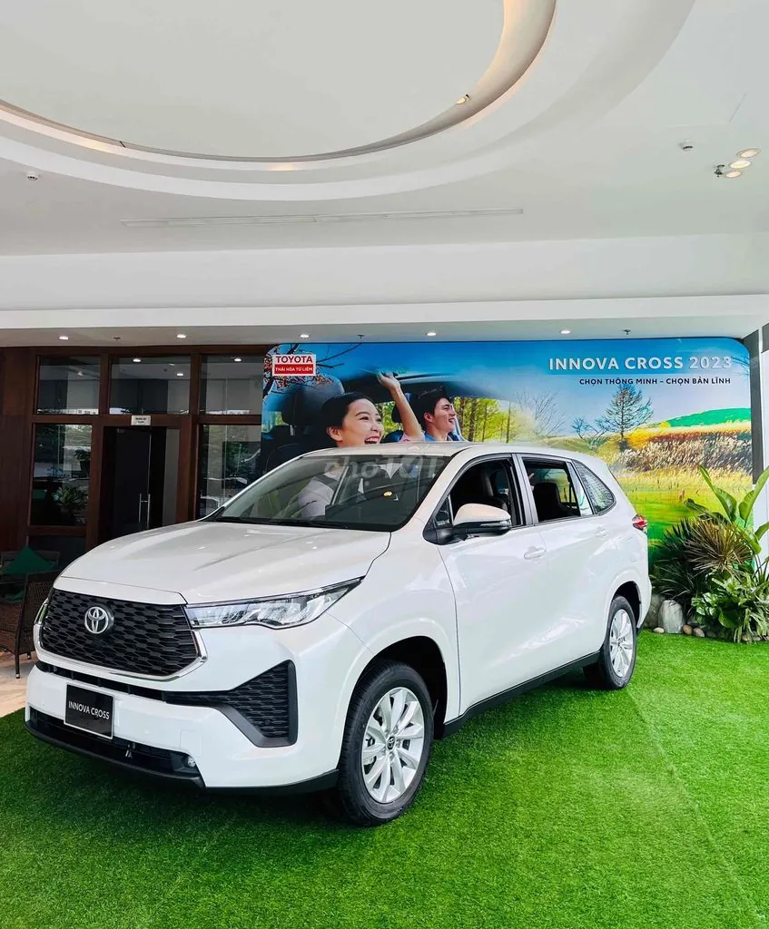 Toyota Innova Cross 2026 photo 2