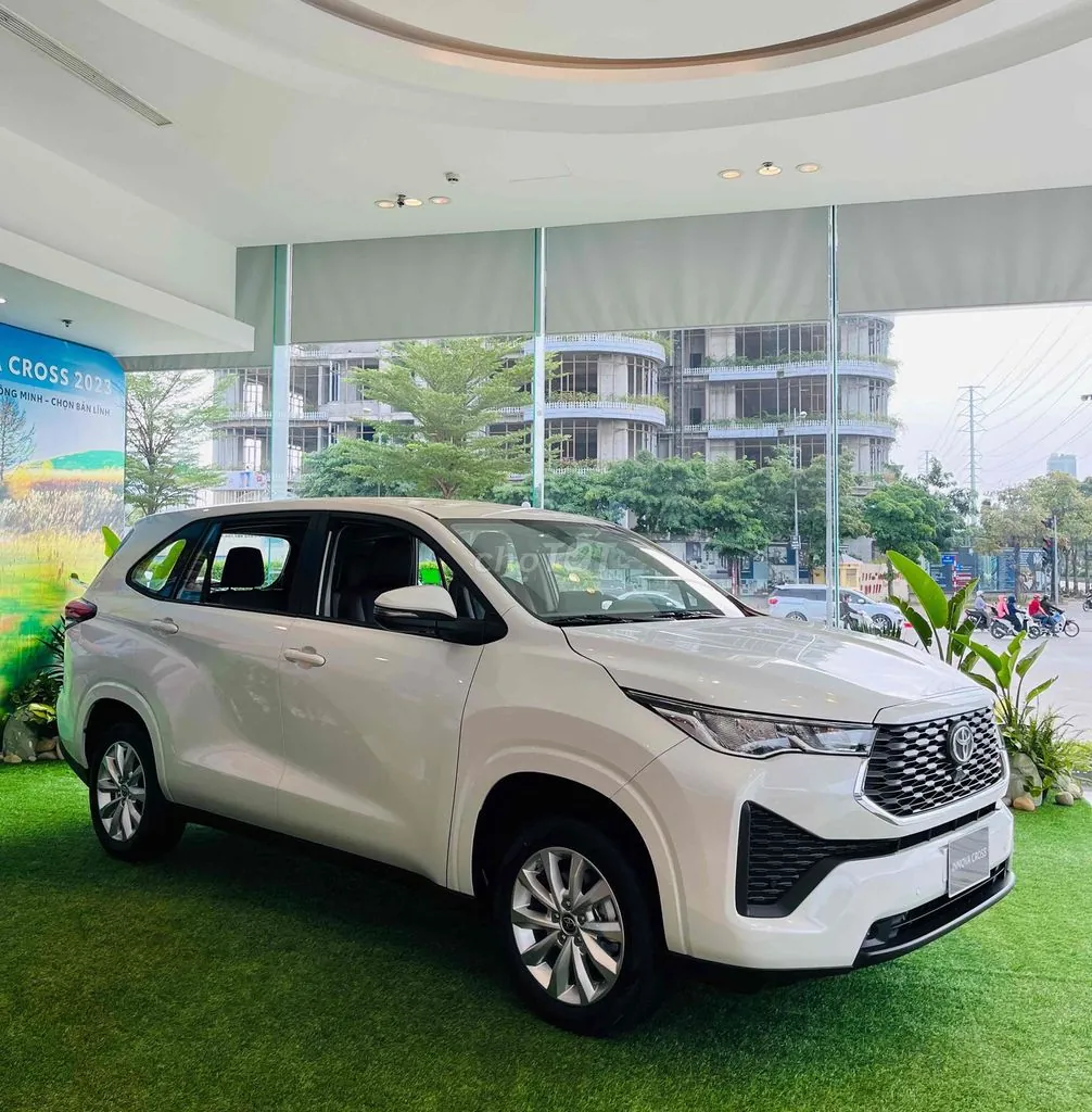 Toyota Innova Cross 2026 photo 3