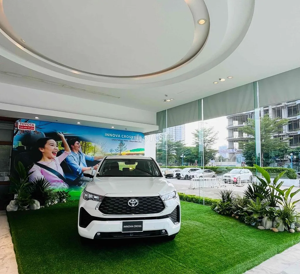 Toyota Innova Cross