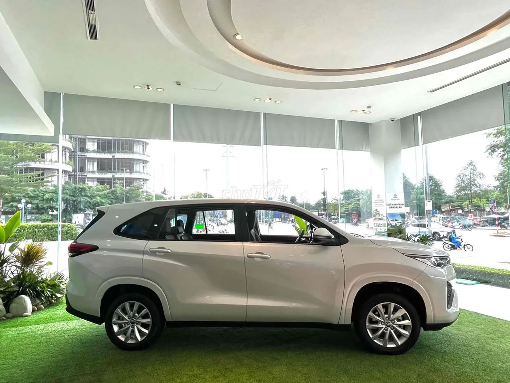 Toyota Innova Cross 2026 photo 4