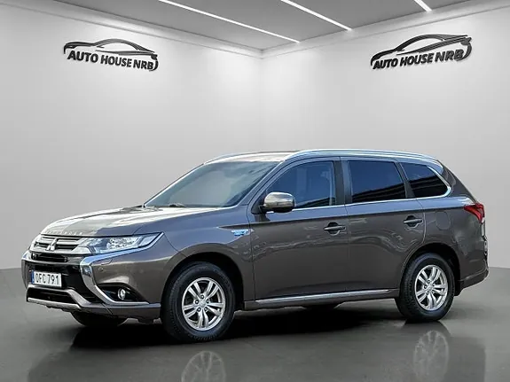 Mitsubishi Outlander 2016 photo 2