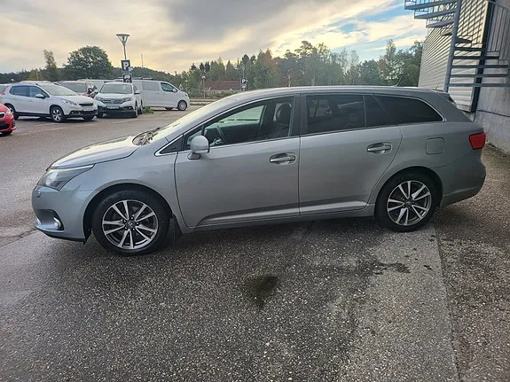 Toyota Avensis 2014 photo 4
