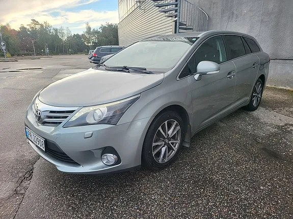 Toyota Avensis 2014 photo 3