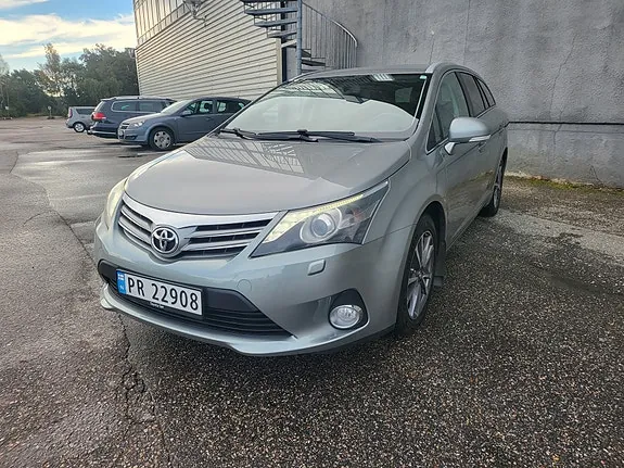 Toyota Avensis 2014 photo 2