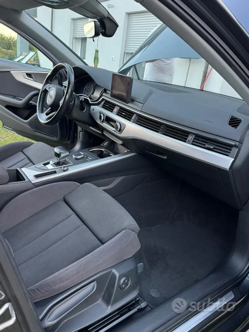 Audi A4 2017 photo 2