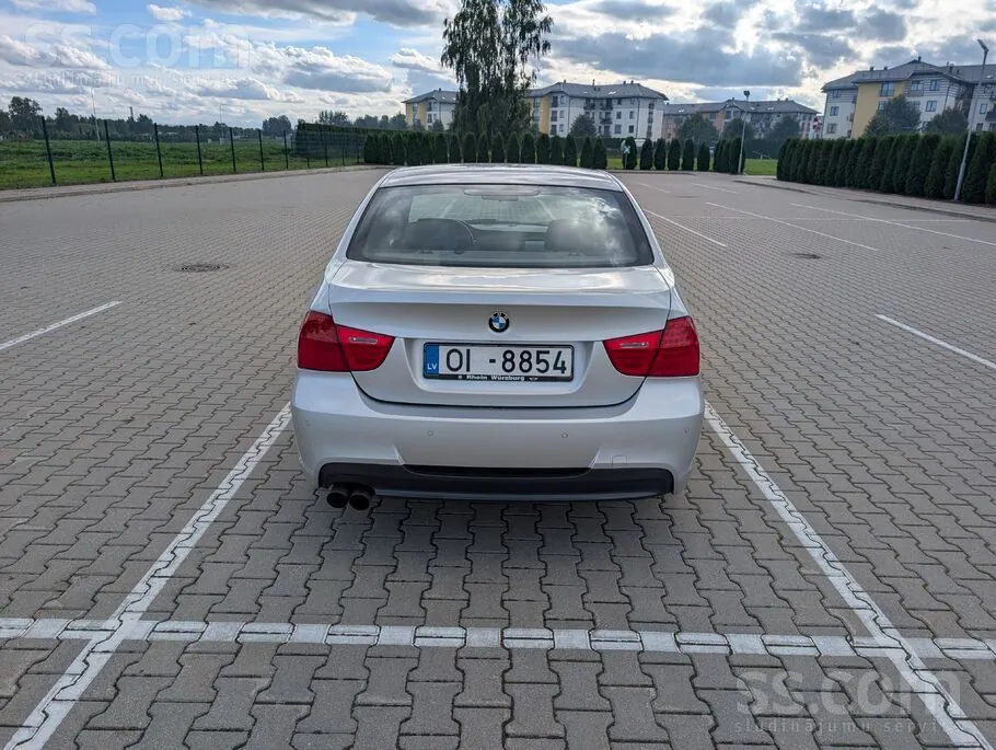BMW 320 2010 photo 5