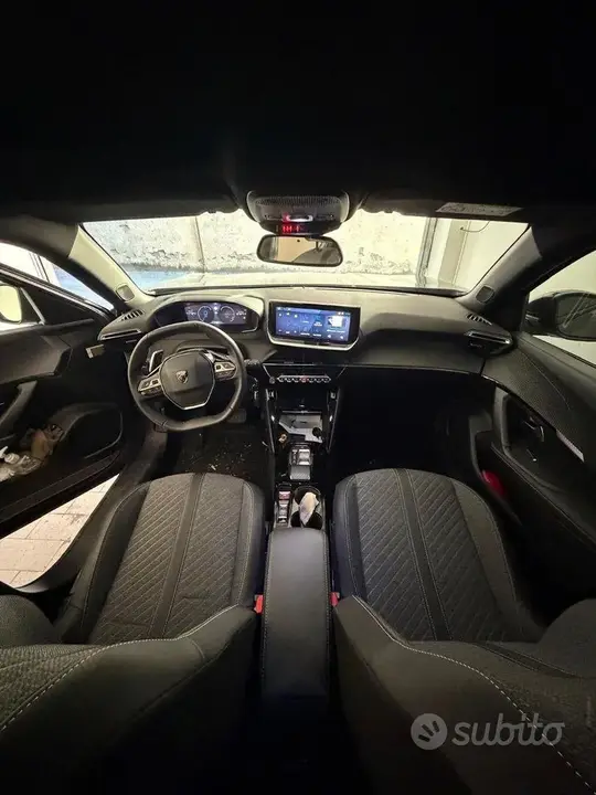 Peugeot 2008 2025 photo 4