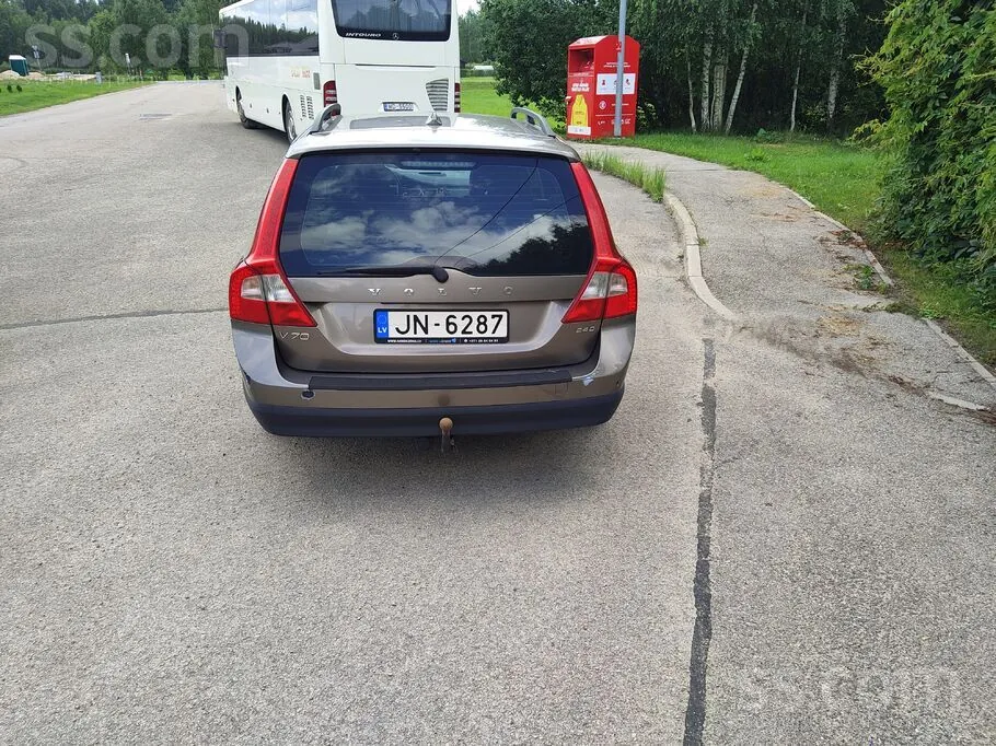 Volvo V70 2008 photo 4