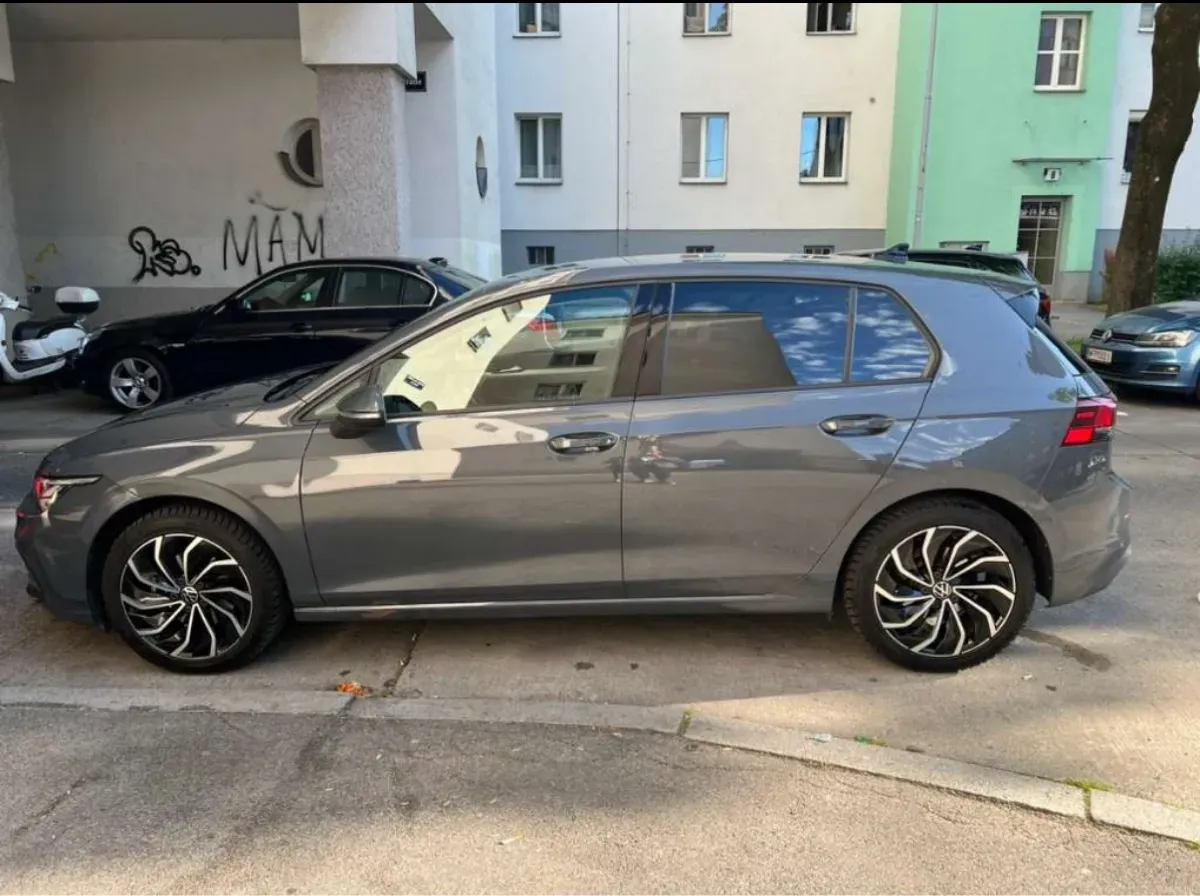 Volkswagen Golf 2023 photo 3