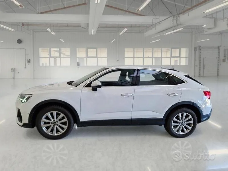Audi Q3 2022 photo 5