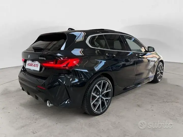 BMW 1 Series 2024 photo 4
