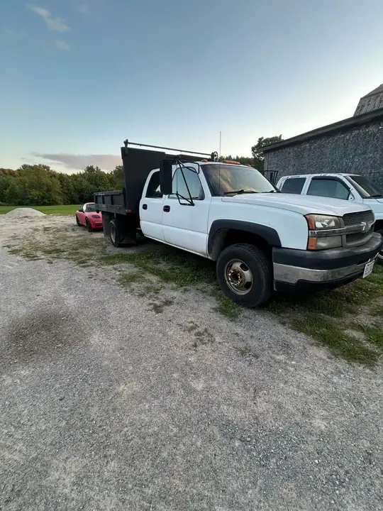 Chevrolet Silverado 3500Hd 2003 photo 2