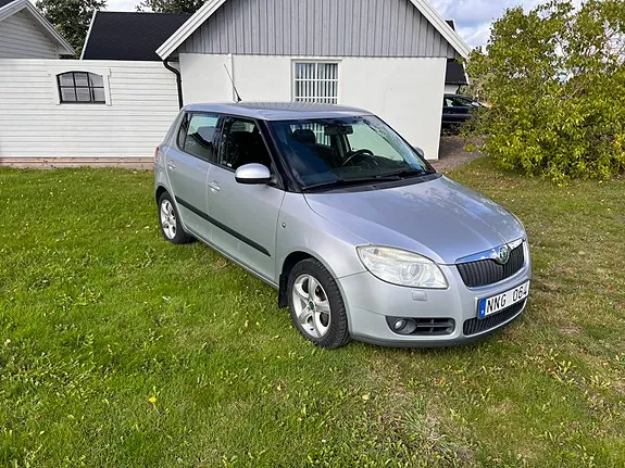 Skoda Fabia 2008 photo 3