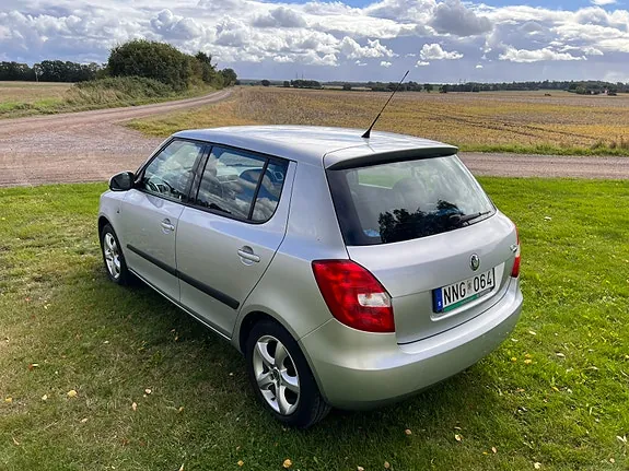 Skoda Fabia 2008 photo 4