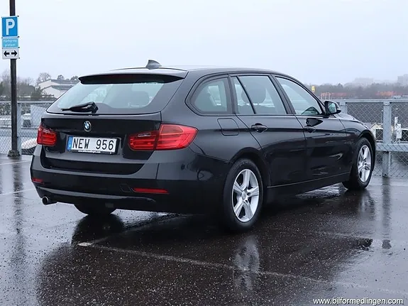 BMW 318 2012 photo 4