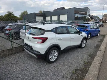 Renault Captur 2024 photo 2