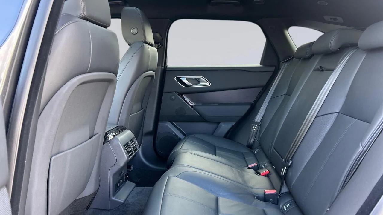 Land Rover Range Rover Velar 2026 photo 4