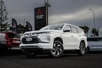 Mitsubishi Pajero Sport 2026 photo 2