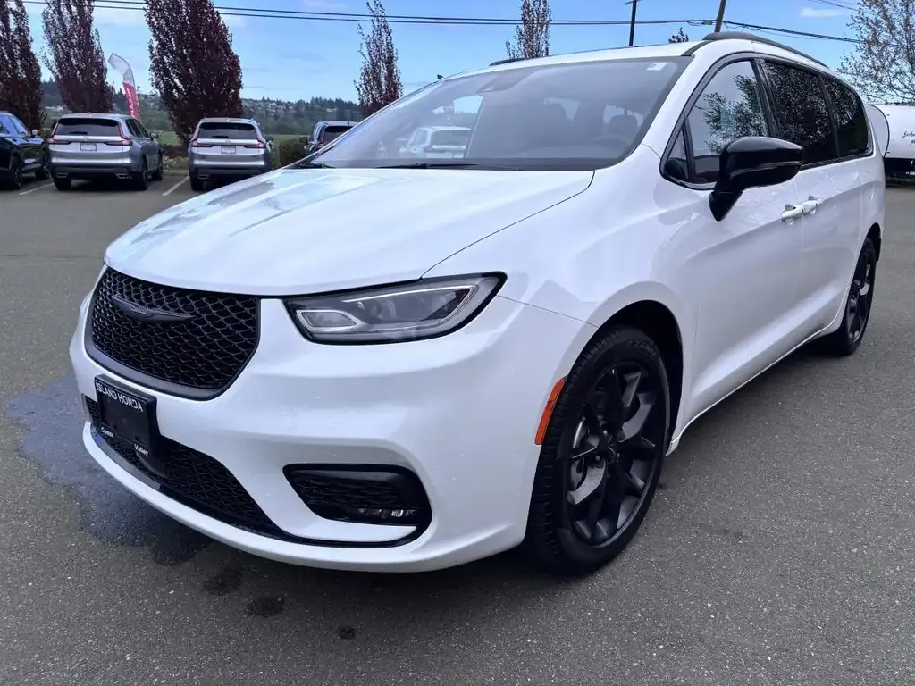 Chrysler Pacifica 2025 photo 3