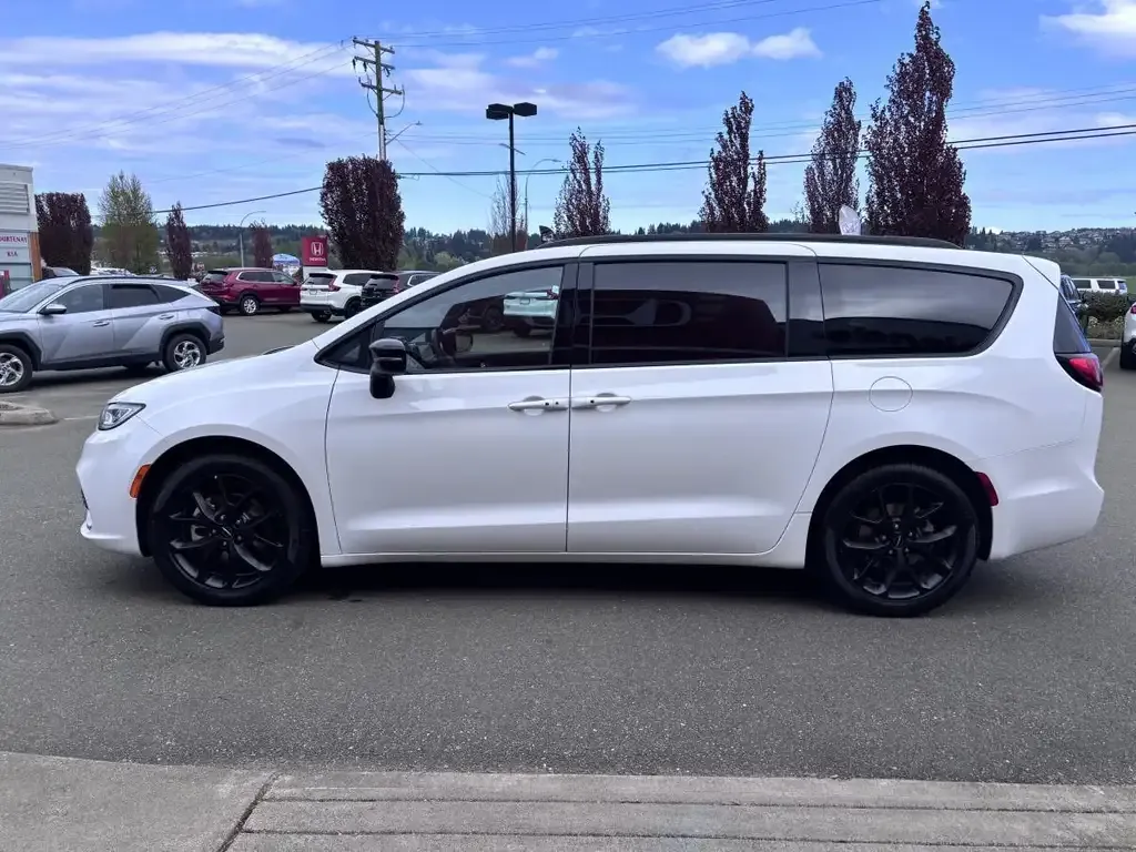 Chrysler Pacifica 2025 photo 4