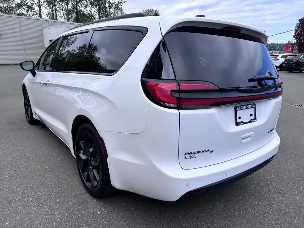 Chrysler Pacifica 2025 photo 5
