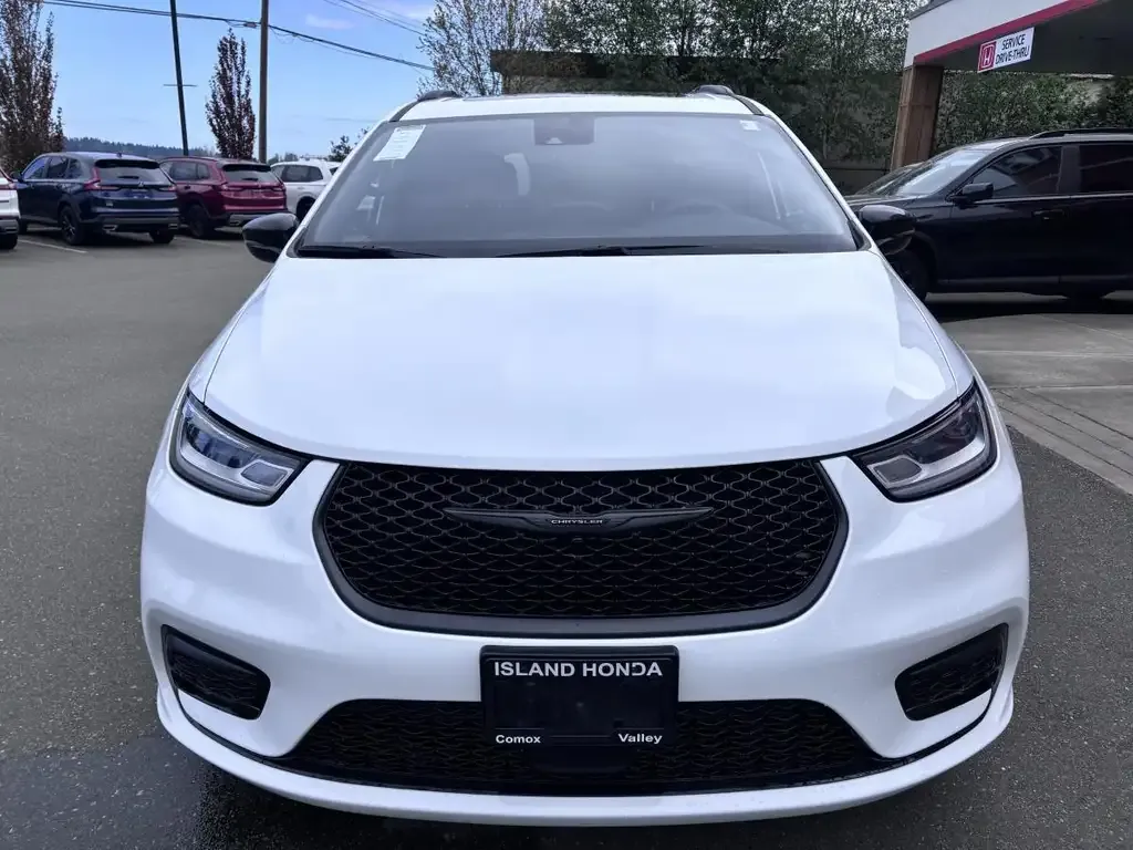 Chrysler Pacifica 2025 photo 2