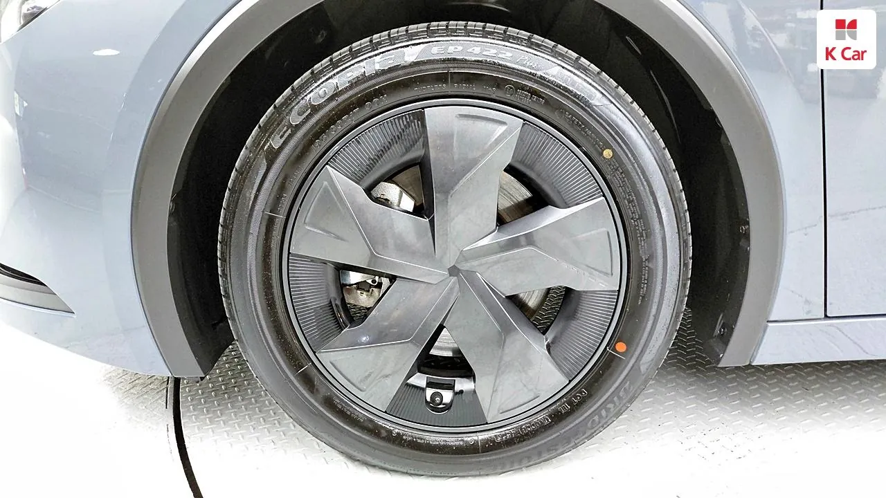 Toyota Prius 5Th Generation 2024 photo 5
