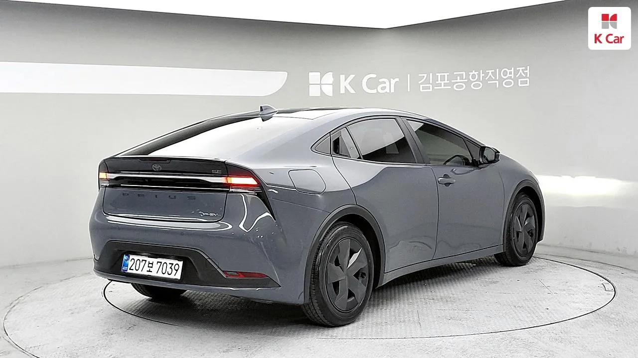 Toyota Prius 5Th Generation 2024 photo 4