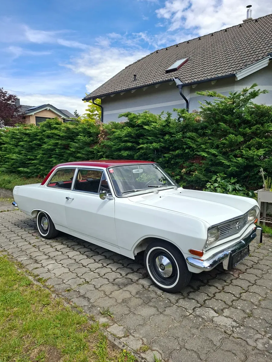 Opel Rekord 1966 photo 2