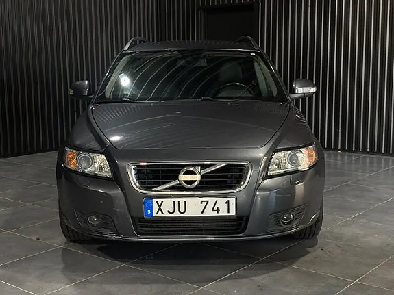 Volvo V50 2011 photo 2